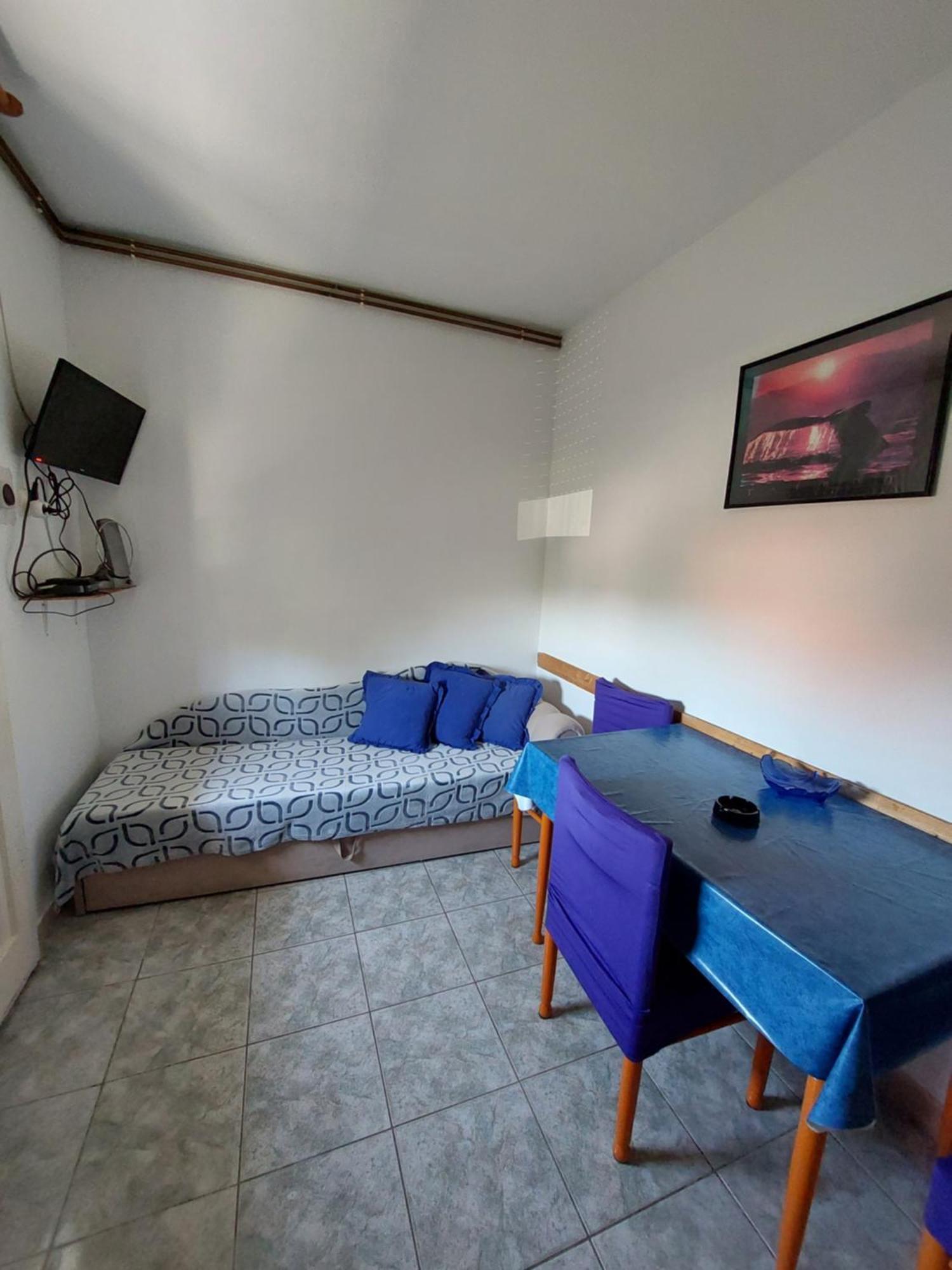 Apartments Drazica Krk Town Oda fotoğraf