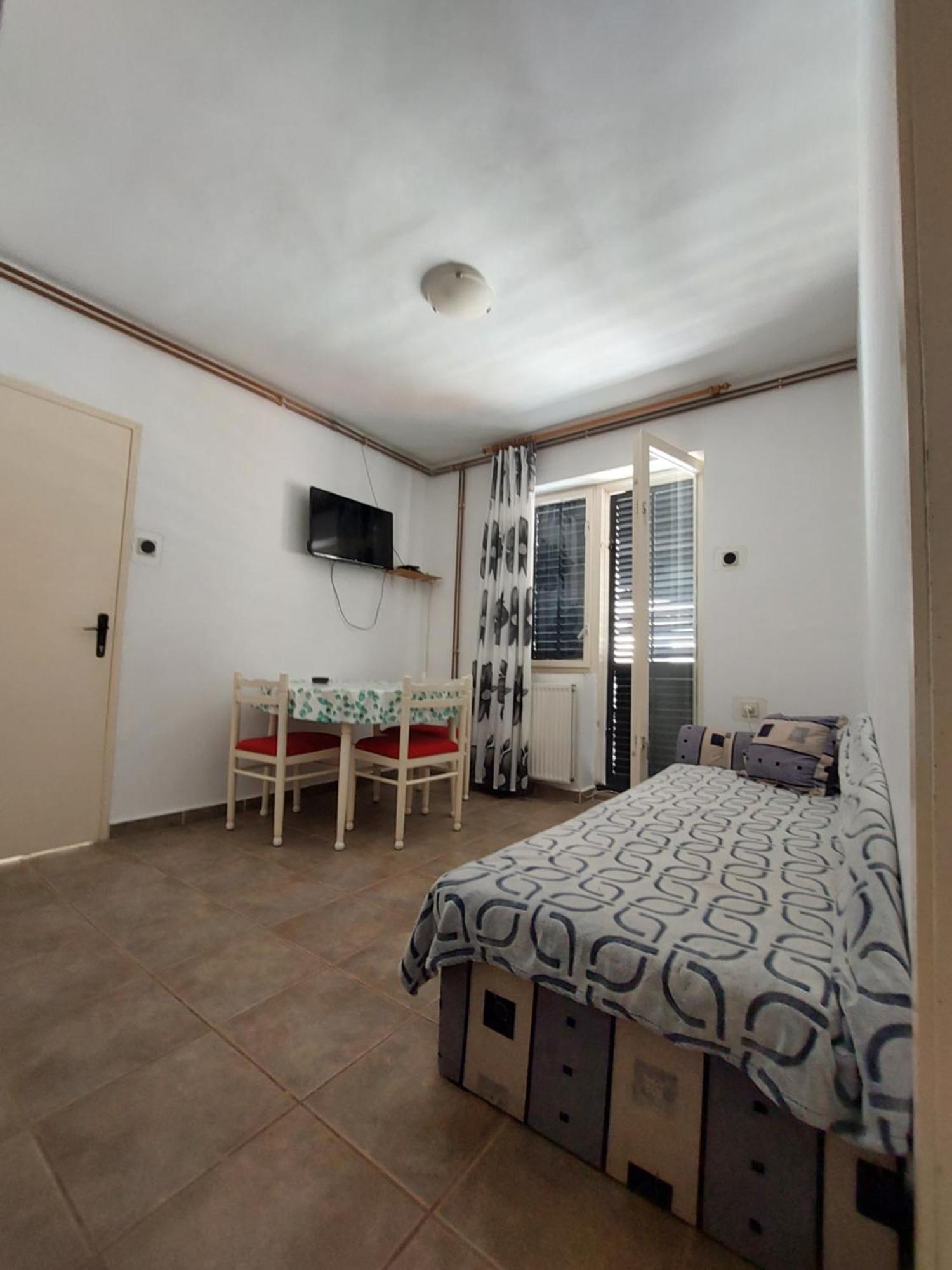 Apartments Drazica Krk Town Oda fotoğraf